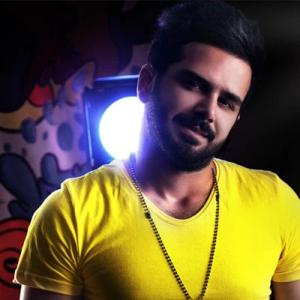 دانلود آهنگ دست اونو نگیر از علی عبدالمالکی