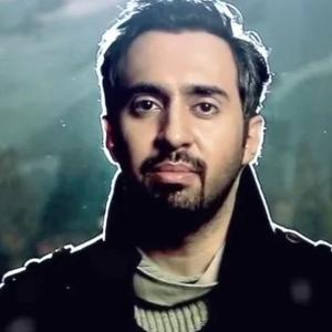 دانلود آهنگ منو زیرسایه ی خودت بگیر از روزبه بمانی